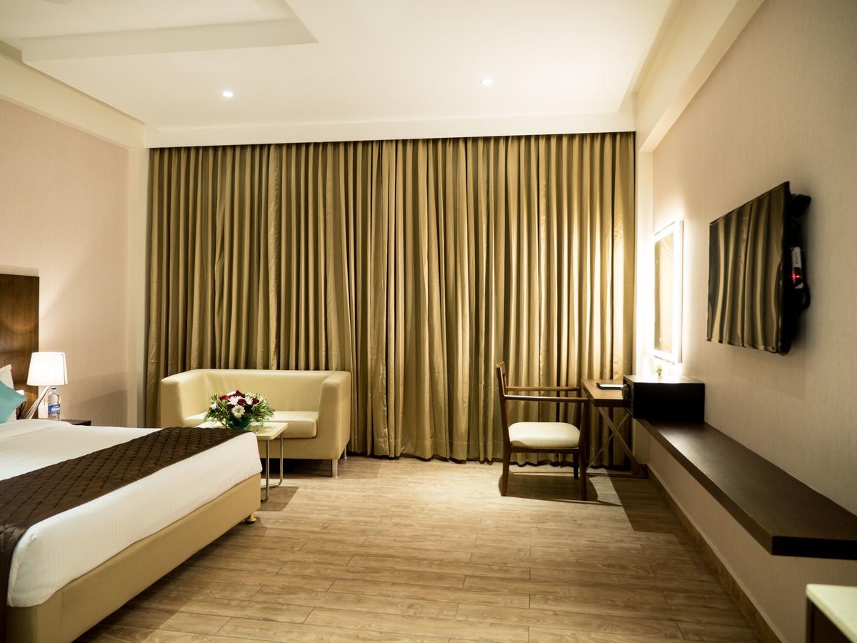 Grand Ashok Hotel Thanjavur Exterior foto