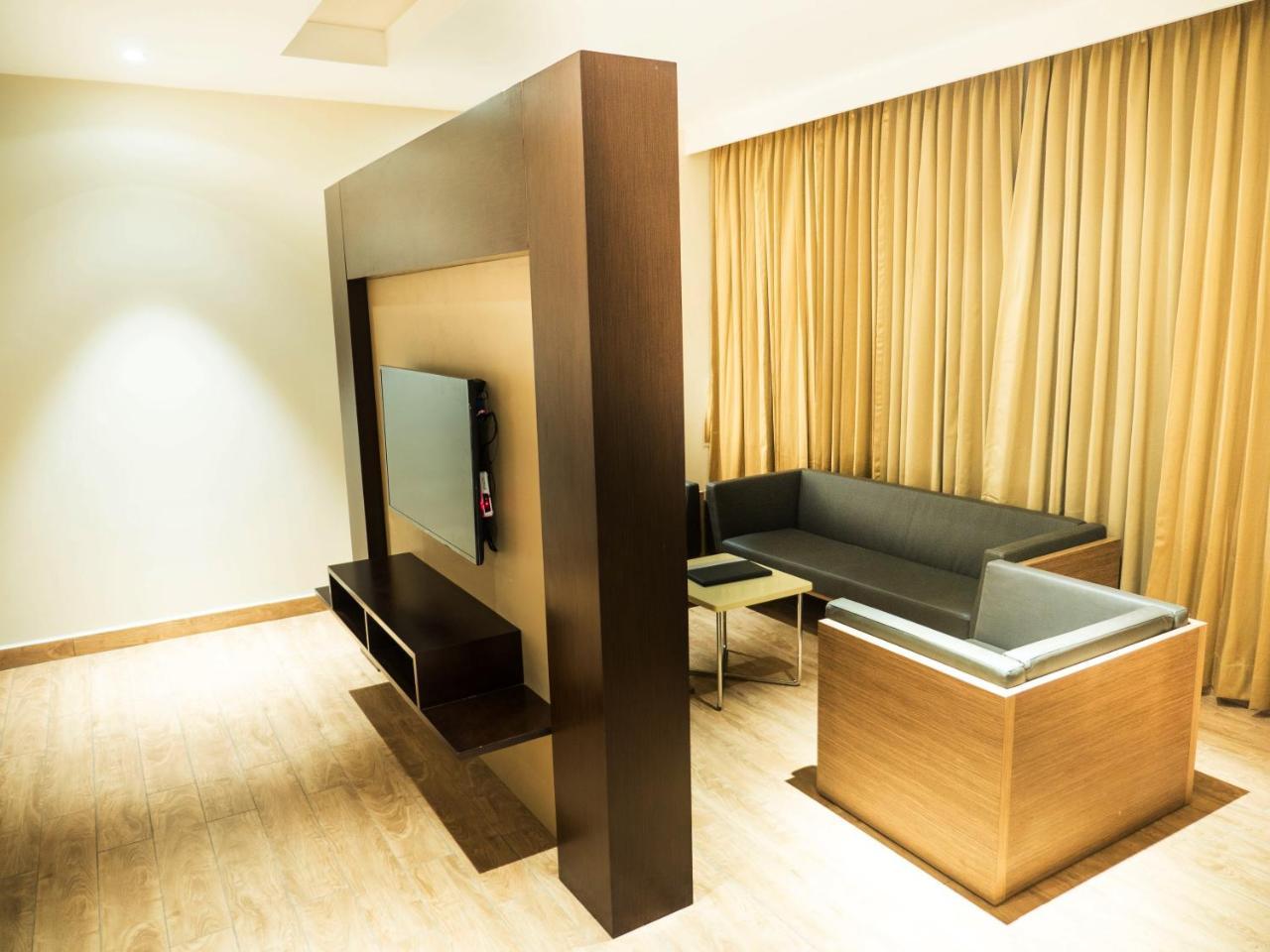 Grand Ashok Hotel Thanjavur Exterior foto
